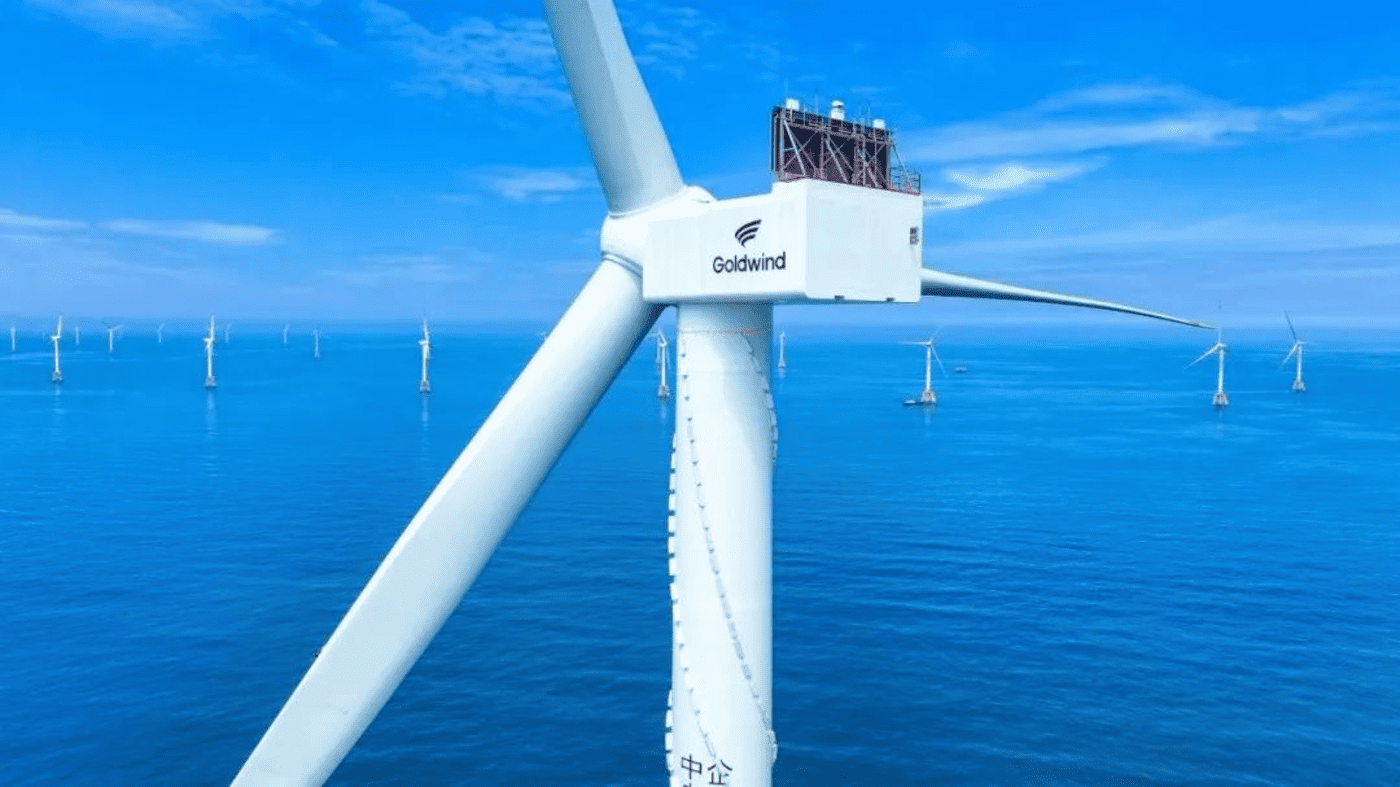 China installs huge wind turbine in just 24 hours