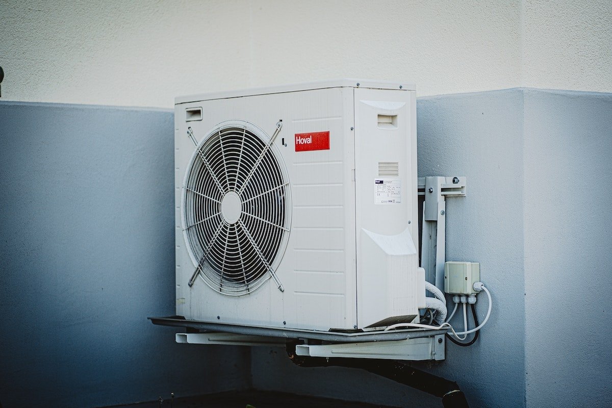 How to program an air conditioner to save energy